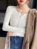 Camiseta base de punto negra para mujer, otoño e invierno, suéter de capa interior con tacto de alta gama, top ajustado de manga larga, adecuado para usar como prenda exterior, talla única