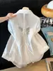 Camisa con protección solar de manga larga para mujer, con diseño único, de punto fino para verano, con mariposa bordada y abertura de amarre