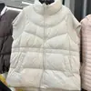 Colete de plumas feminino estilo europeu 2026 novo com gola alta, sem mangas, quente, feito de plumas de pato branco, adequado para uso externo no outono e inverno