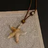 Collar Colgante de Madera con Abalorio de Estrella de Mar de Resina Cadena Sencilla de Clavícula de Temperamento Versátil Moda Nicho Joyería de Gama Alta Venta al por Mayor