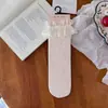 Meias rendadas franzidas brancas para mulheres, estilo fino de verão, estilo ballet, combinadas com sapatos pequenos de couro, meias compridas rendadas em malha franzida para o verão