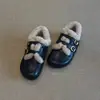 Sapatos Casuais de Algodão com Bico Redondo, Abotoamento Duplo com Gorros, Feminino, Novo Estilo Outono/Inverno 2026, Aveludado Plus, Quente, Acabamento em Pele, Feminino
