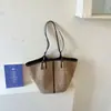 Bolsa Tote de Ombro Estilo Retrô Transfronteiriça 2026 Nova Bolsa de Nicho Grande Capacidade para Mulheres, Bolsa Simples de Ombro
