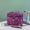 Bolsa de Maquiagem de Couro Urso Grande Capacidade Impermeável Bolsa de Armazenamento Portátil para Viagem Organizador de Armazenamento Zíper Portátil