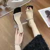 Nuevas sandalias transparentes de tacón alto 2026 con punta cuadrada, tacón alto fino y diseño de una sola tira, con un tacón en forma de copa de vino, disponibles en tallas 35-42