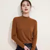 [Camiseta de manga comprida com gola média em mistura de lã] Camada base elegante, estilo de luxo discreto, corte justo, valoriza a silhueta e top versátil