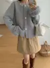 Suéter de Terciopelo de Visón Suave y Relajado Estilo Coreano para Mujer, Nuevo Top de Punto con Cuello Redondo y Perlas para Primavera y Otoño 2025