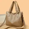 Bolso Tote Versátil de Moda Transfronterizo 2025 Nuevo Bolso de Hombro para Mujer Piel Suave de PU Retro Portátil para Viajes y Uso Diario Bolso de Axila
