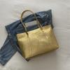 Bolso de gran capacidad para mujer, nuevo modelo 2024, de alta gama, sencillo, combinable con todo, con estampado de cocodrilo, bolso de mano portátil para ir al trabajo.
