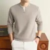 Sudadera de Cuello Redondo Falsa de Dos Piezas Estilo Old Money para Hombre, Nueva Colección Otoño 2026 Color Sólido Manga Larga Casual Capa Base Sudadera para Hombre