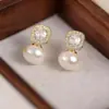 Pendientes Geométricos Franceses con Circonita Micro-Pavimentados de Perla Pendientes de Nuevo Estilo Retro para Mujer Pendientes Ligeros de Lujo de Alta Gama Atmosféricos