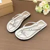 Chinelos da Moda para Mulheres 2026, Sandálias de Praia Antiderrapantes para o Verão, Sandálias Baixas Estilo Fada, Novo Modelo