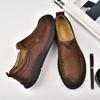 Sapatos de Couro Masculinos 2023 Business Casual Couro Genuíno Slip-On Sola Macia Leve Antiderrapante Couro de Vaca de Primeira Camada Sapatos Masculinos Pai Couro Macio