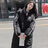 Jaqueta de Algodão com Capuz Moda Coreana Inverno 2025 Nova, Cruzada, Caimento Solto, para Homens e Mulheres, Comprimento Estendido, Acolchoada, Casaco Acima do Joelho