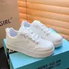 Zapatillas blancas de otoño para estudiantes mujeres, nuevo modelo 2026, estilo campus, blanco puro, ultraligeras, de suela gruesa, zapatillas casuales versátiles