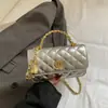 2026 Bolso Pequeño Cuadrado Acolchado con Cadena Estilo Nuevo Inspirado en Chanel para Mujer, Bolso de Hombro Cruzado de Gama Alta, Bolso de Mano Versátil de Moda