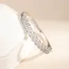 Pulseira de zircônia cravejada em cobre com duas fileiras de diamantes quadrados para mulheres Europeia e Americana pulseira de diamante colorido de luxo leve banhada a ouro nicho sensação de alta qualidade joias transfronteiriças