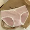 Braguitas de algodón puro para niñas, entrepierna de algodón puro para mujer, estilo francés para estudiantes, estampado floral pequeño en forma de corazón color melocotón, bragas triangulares blancas de talle medio-bajo.