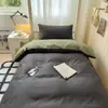 2026 Novo Modelo Cor Sólida Bicolor Cama de Solteiro Estudante Conjunto de Três Peças Cama Elástica de Dormitório Capa de Edredom Individual Capa de Edredom Peça Única