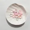 Nuevo Estilo Flor de Cerezo Estampada en Oro con Bordes Dorados y Plateados 15 mm Pétalos Perlados de Dos Tonos Materiales Hechos a Mano para Bricolaje Accesorios para el Cabello de Estilo Antiguo Ramo