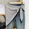 Lenço Triangular com Acabamento de Luxo, Lenço de Seda, Estilo Primavera, Novo Design de Bolinhas, Fino e Macio, Impressão de Alta Qualidade, Para Usar em Camadas