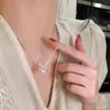 Collar de perlas de temperamento de lujo ligero de alta venta 2025 para mujer, diseño de nicho, cadena de clavícula de alta gama, accesorios versátiles de moda
