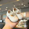 Otoño Nuevo Bebé Suela Suave 2026 Primavera Zapatos de Princesa Zapatos para Caminar Niña Zapatos Antideslizantes para Niñas Zapatos de Una Sola Pieza Moda