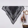 Pañuelo Cuadrado Pequeño de 70 cm Verano Nuevo Pañuelo de Seda Pañuelo para la Cabeza de Mujer para Combinar con Camisas Pañuelo para el Cuello Regalo de Alta Gama para Mamá Pañuelo Cuadrado