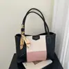 Bolsa de Ombro Tote Retro Simples e Estilosa para Mulheres 2026 Nova Coleção de Primavera Grande Capacidade