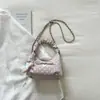 Bolsa de Mão Exquisita com Bolinhas Estilo Coreano Transfronteiriça Modelo Novo 2026 Bolsa Transversal Plissada Doce e Fresca Estilosa