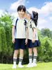 Uniformes Escolares Primarios, Ropa de Verano, Uniformes de Clase para Niños, Uniformes de Dos Piezas de Manga Corta para Eventos Deportivos de Primer Grado, Uniformes de Jardín de Infancia, Nuevos Estilos