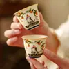 Taza de té de cerámica linda con alto valor estético, personalizada para mujeres, con un borde en forma de flor, adecuada para beber té