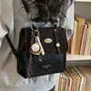 Mochila de Lujo de Nicho con Hebilla para Mujer 2026 Nueva Moda Bolso Cruzado Bolso de Hombro Versátil Retro