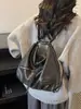 Bolsa de mano simple y moderna de invierno transfronteriza nueva 2025, bolsa de hombro de tela de material Pu, mochila de bolso de moda para mujer