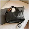 Bolsa Tote de Design da Moda para Mulheres 2025 Nova Retro Versátil Grande Capacidade Ombro Transversal Transfronteiriça