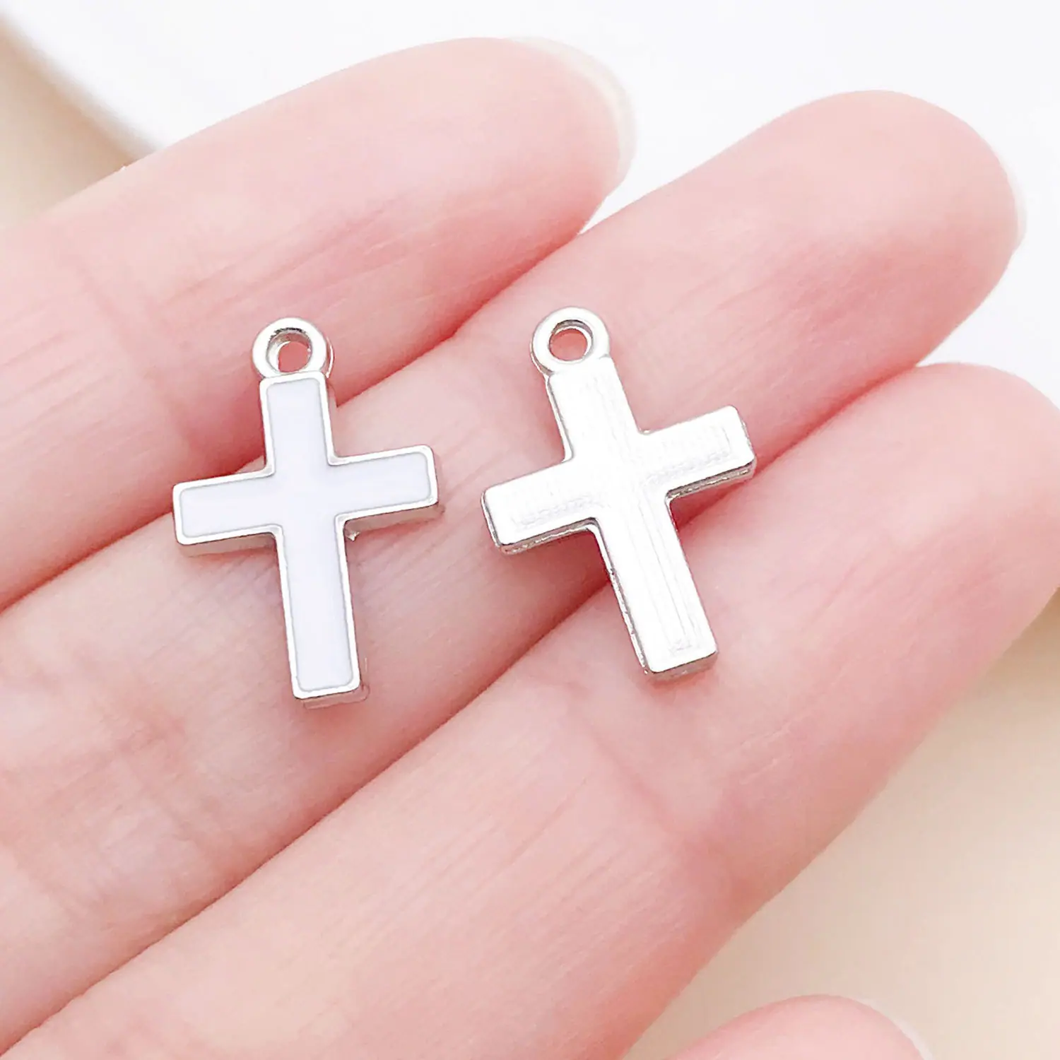21910-J-白色滴油锌合金十字架11x16mm-0.5g