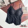 Camisola de renda elegante estilo francês, pura e sexy, para mulheres, outono e inverno, com bojo embutido, lindo design nas costas, adequada para usar como peça externa ou como top interno
