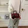 Bolso Boston retro de ante para mujer, nuevo estilo 2026, versátil, de alta gama, bolso nicho tipo almohada, bolso de hombro, bolso cruzado y bolso de mano