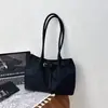 Bolsa Grande Capacidade Transfronteiriça para Mulheres 2026 Nova Bolsa de Ombro Retrô Moda Estampada Europeia e Americana Bolsa de Braço Grande Capacidade
