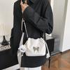 Bolsa Pequena Tendência Corrente Primavera 2025 para Mulheres, Bolsa Transversal Borboleta com Design de Nicho, Bolsa de Ombro Estilo Balde Casual, Estilo Coreano
