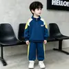 Conjunto de Sudadera para Niños Primavera y Otoño 2026 Nuevo Estilo Coreano Conjunto Deportivo de Dos Piezas para Niños Atractivos Ropa para Niños Pequeños y Niños Pequeños