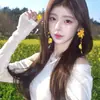 Brincos de franja florais amarelos vibrantes para mulheres, super estilo fada, elegantes e bonitos, brincos estilo férias, estilosos e perfeitos para fotos