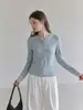 Camiseta de manga larga azul claro con cuello henley para mujer, nuevo estilo de otoño, de alta gama, corte ajustado, top casual