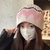 Gorro de Punto Jacquard con Capucha para Mujer Estilo Coreano Fair Isle Retro Versátil Protección para Orejas Engrosado Cálido Gorro de Lana