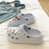 Song Xiaoke 2026 Modelo Nuevo para Aumentar la Altura Suela Gruesa Simples Casuales EVA Puntera Cerrada Zuecos para Mujeres y Parejas para Uso al Aire Libre