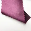 Tejido de satén elástico, grueso y brillante con una caída suave, que presenta un efecto reluciente de seda artificial, adecuado para disfraces de baile y ropa formal.