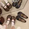 Zapatos Mary Jane de punta redonda con pliegues, piel genuina, suela suave, cómodos para los pies, zapatos de corte bajo de una sola pieza, nuevo modelo 2026, zapatos planos de piel para mujer