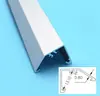 Armário de Celular Loja de Roupas Armário de Vidro LED Barra de Luz de Alumínio Triangular Tira de Luz Cobertura de PC Ventilador Embutido LED Slot de Luz em Forma de Leque de 45 Graus