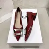 Novas Sapatos Femininos Retrô Francês de Bico Fino para o Outono de 2026 com Fivela Quadrada, Bico Baixo, Salto Baixo, Estilo para o Trabalho, Sapatos Elegantes
