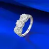 Anillo de tres piedras redondo D color Moissanita plata S925 modelo nuevo transmisión en vivo Mu Jing con diseño tallado vintage, estilo europeo y americano, transfronterizo